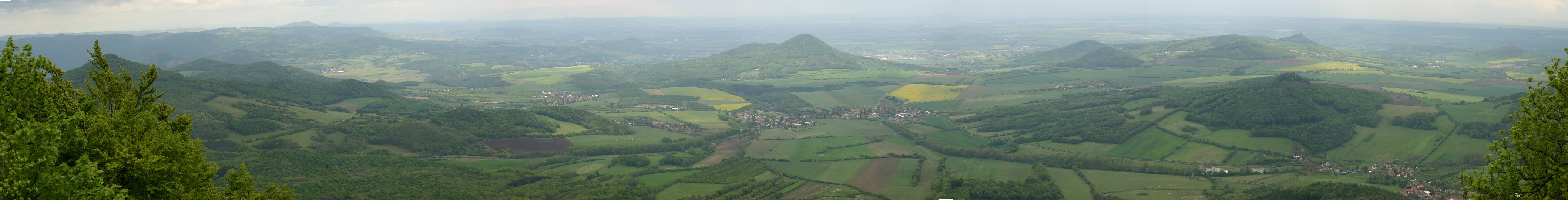 Panorama Milešovka lowres.jpg
