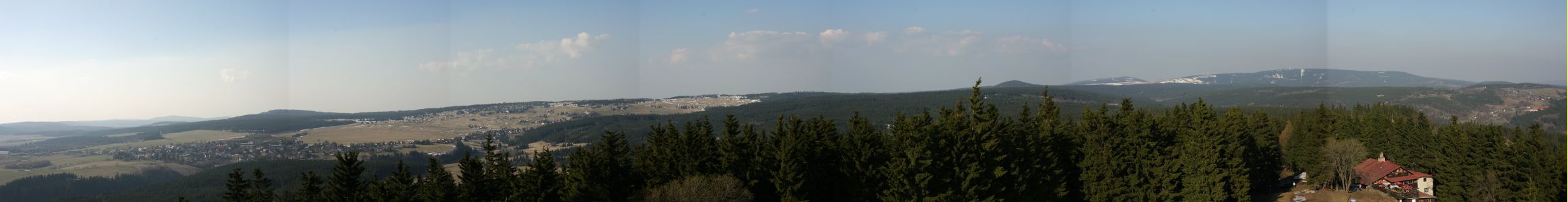 Panorama Plesivec lowres.jpg
